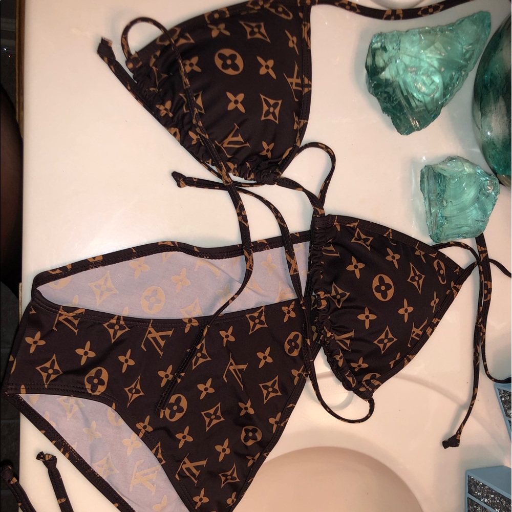 Bathing suit